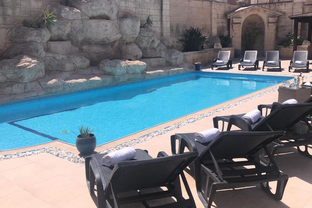 Velver Mansion, Malta - Luxury Villa With Pool Naxxar Exterior photo