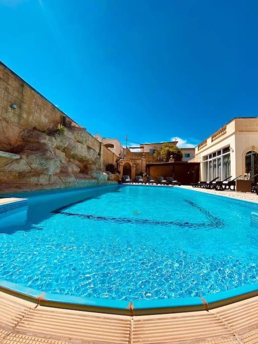 Velver Mansion, Malta - Luxury Villa With Pool Naxxar Exterior photo